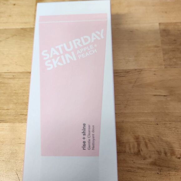 Saturday Skin Apple + Peach Rise and Shine Gentle Cleanser 4.05 fl.oz - Picture 4 of 6